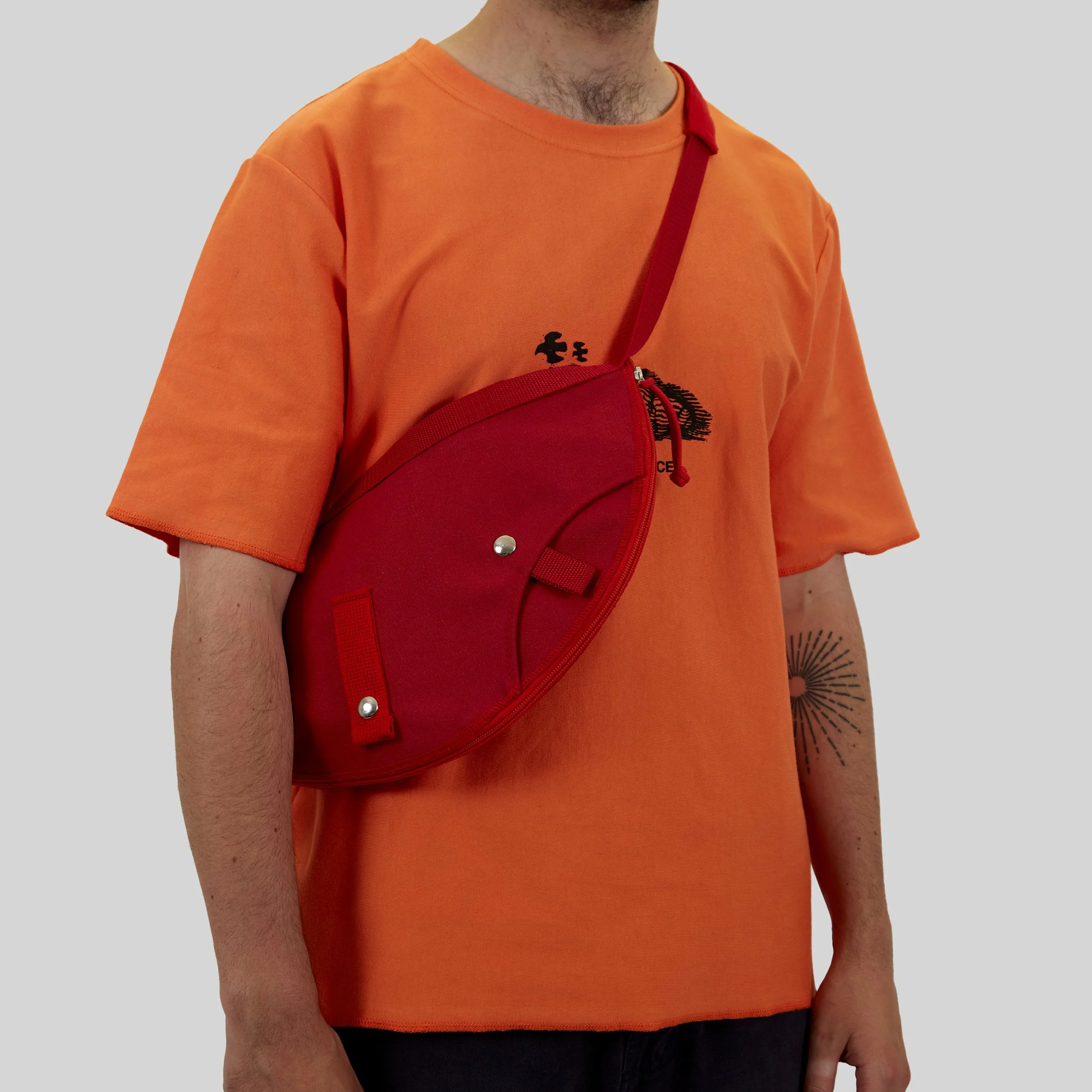 バッグ MIDDLE DISTANCE : VESSEL BAG MIDDLE DISTANCE : VESSEL BAG
